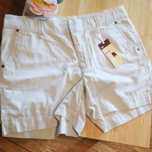 Lee one true fit lower on the waist short